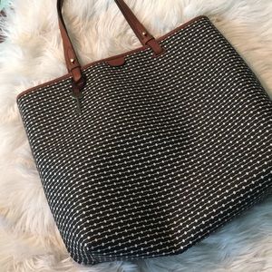 Fossil shoulder tote